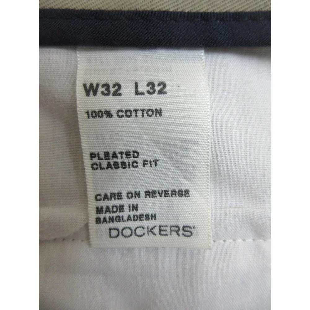 Dockers Pleated Khaki Chino Pants Mens 32x32 Beige Classic Fit Cotton Casual